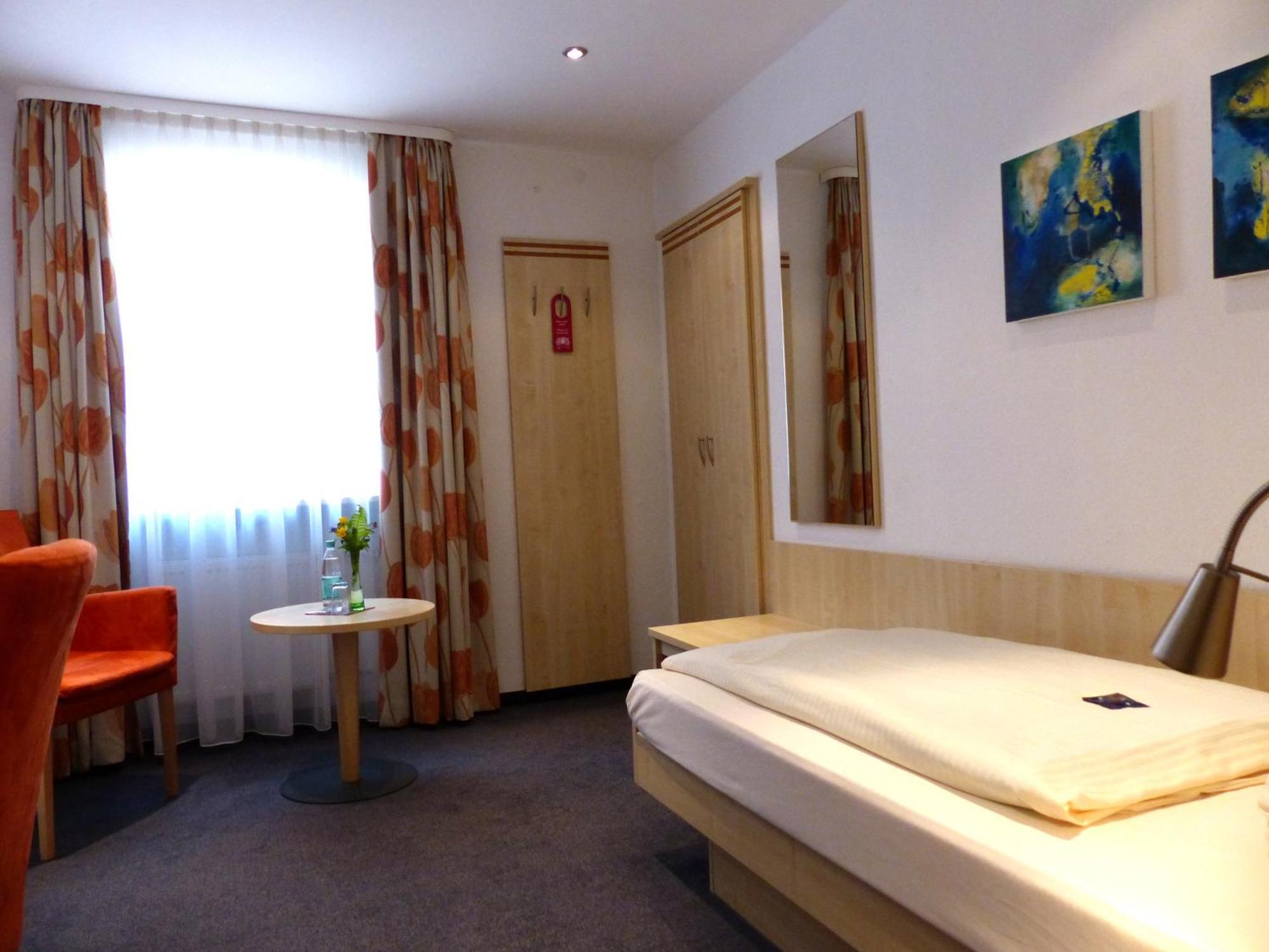 Hasi'S Hotel Grafing Dış mekan fotoğraf